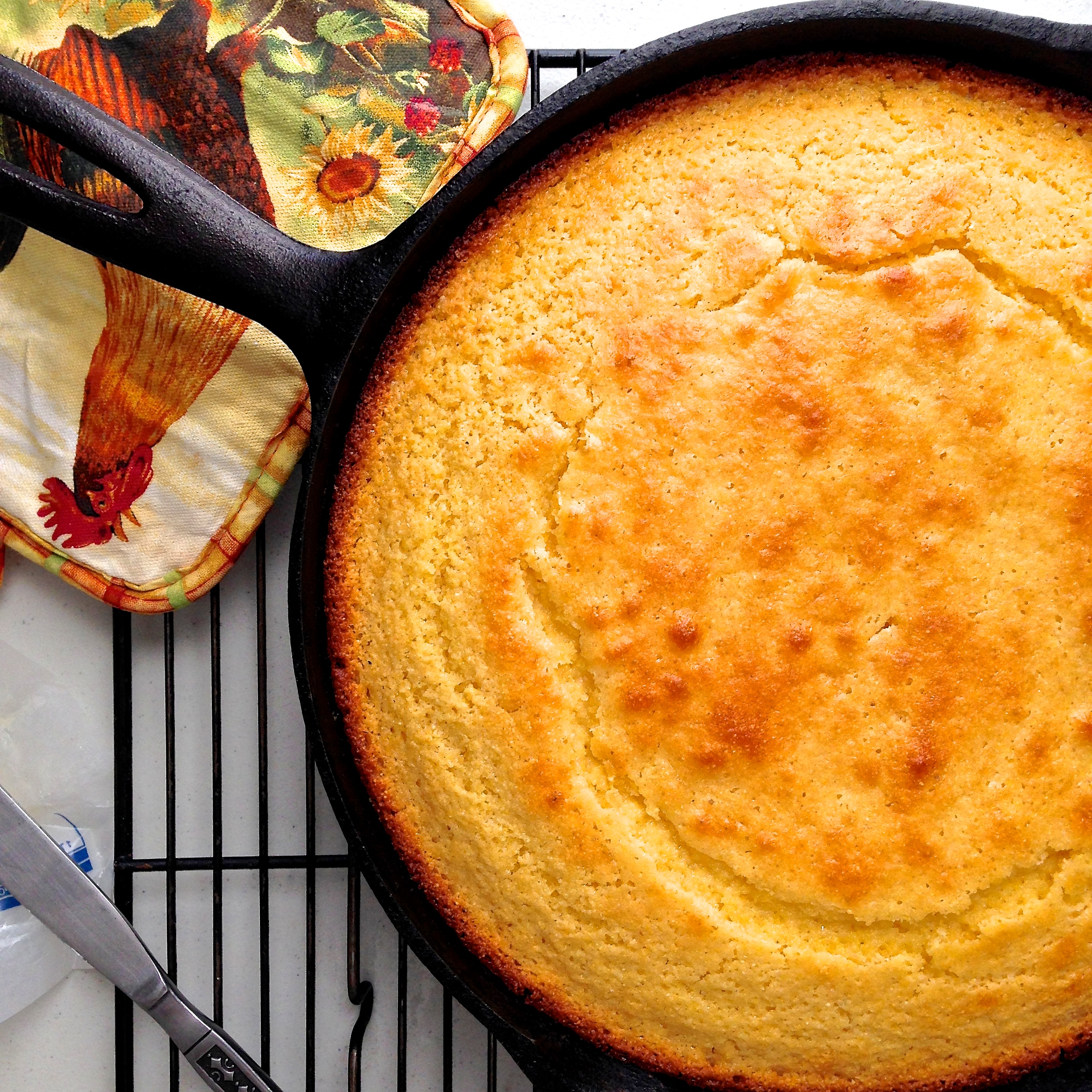 Buttermilk Honey Skillet Cornbread - 11 Recipes To Cook With Honey